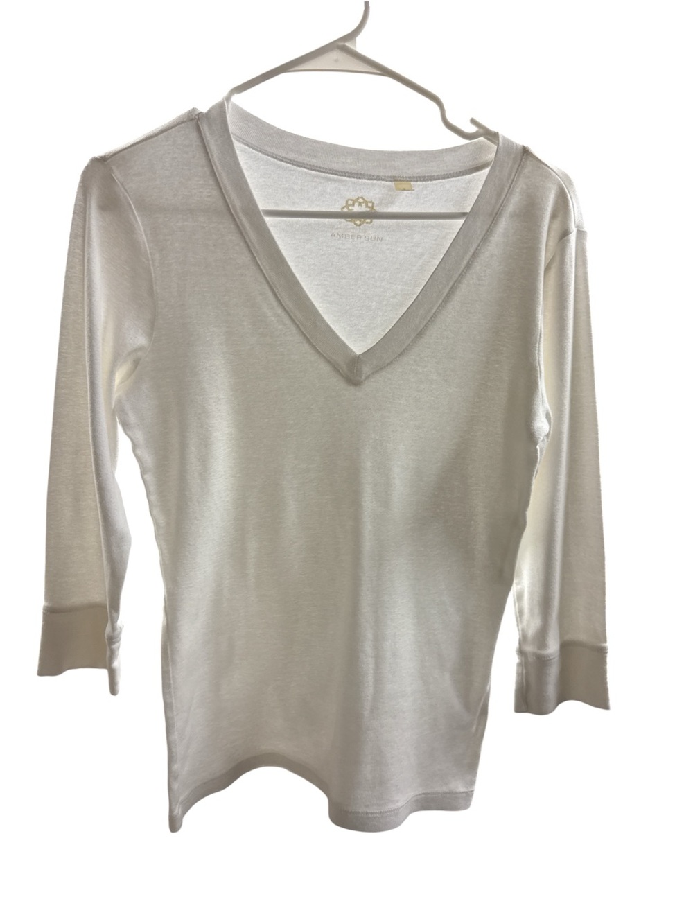 Amber Sun 100% cotton  V-Neck 3/4 Sleeve Tee - White